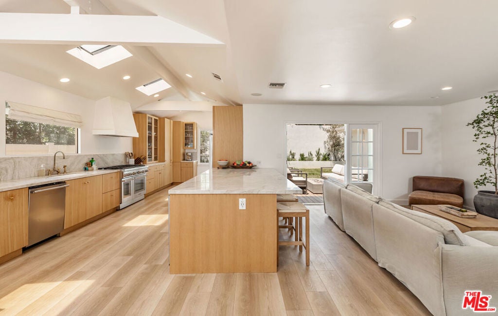 Photo of Listing #25566565