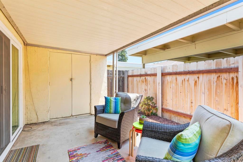 Photo of Listing #PTP2505436