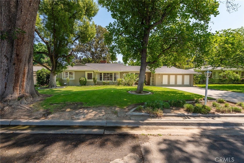 Photo of Listing #IV25160018