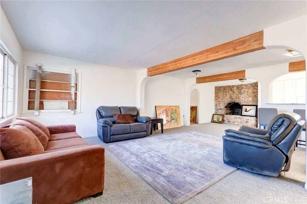 Photo of Listing #IV25160758