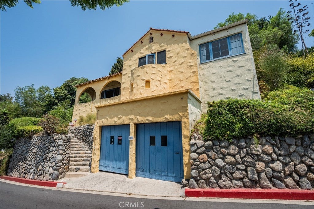 Photo of Listing #SR25161140