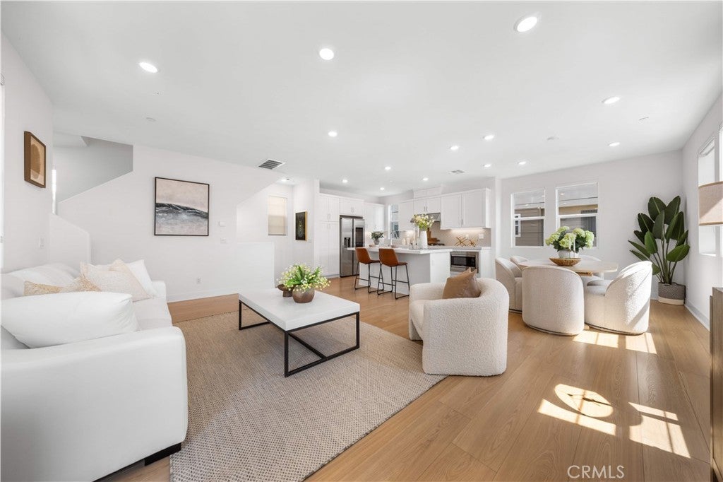 Photo of Listing #OC25161261