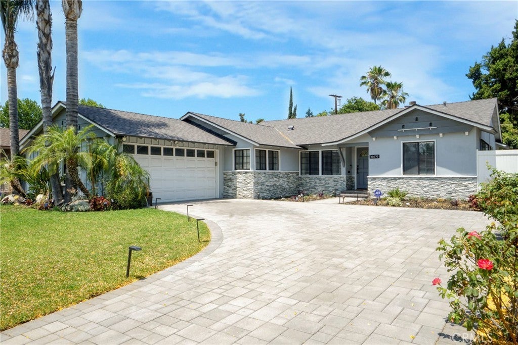 Photo of Listing #SR25160334