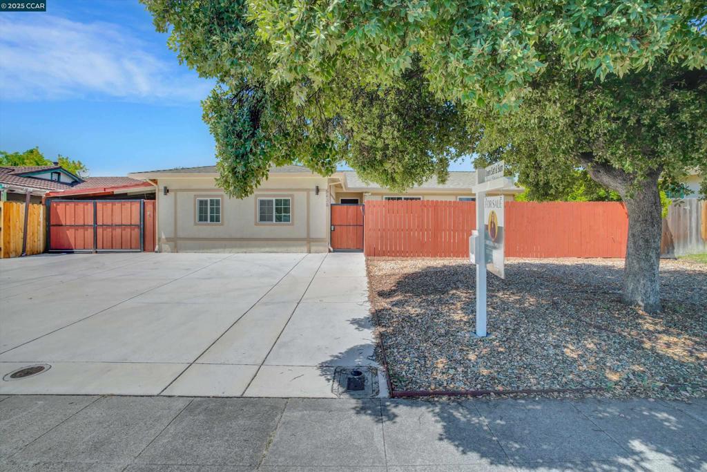 Photo of Listing #41105249