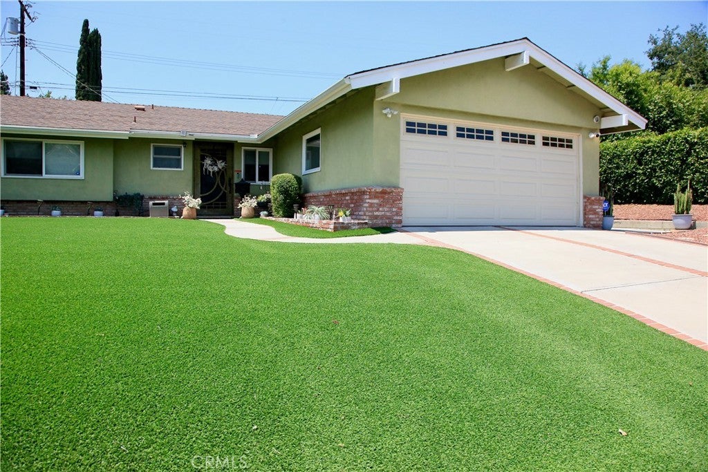 Photo of Listing #SR25161386