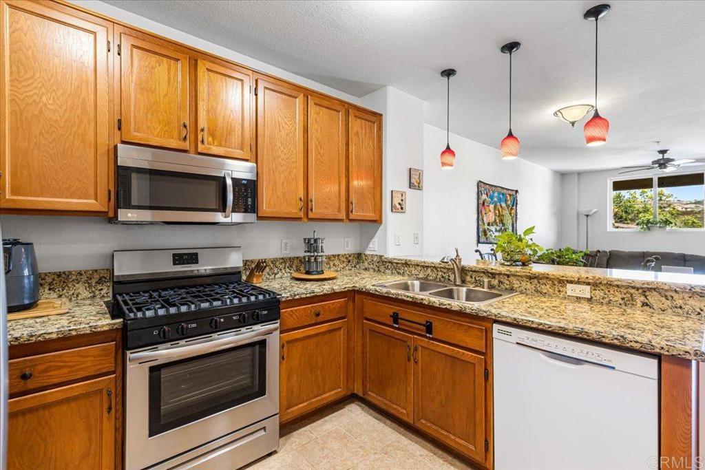 Photo of Listing #PTP2505458