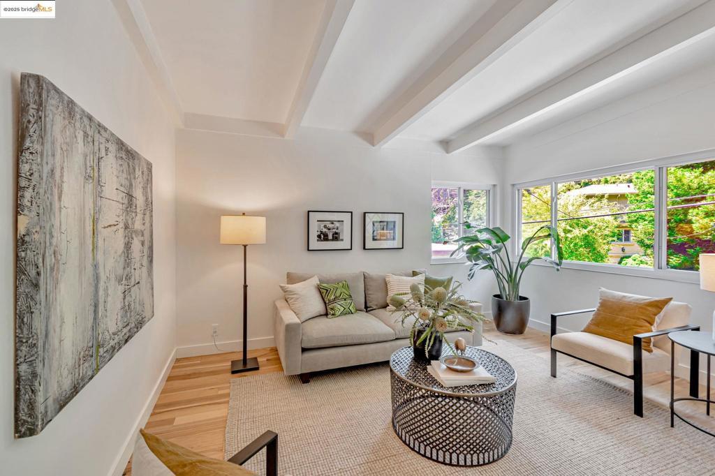 Photo of Listing #41105272