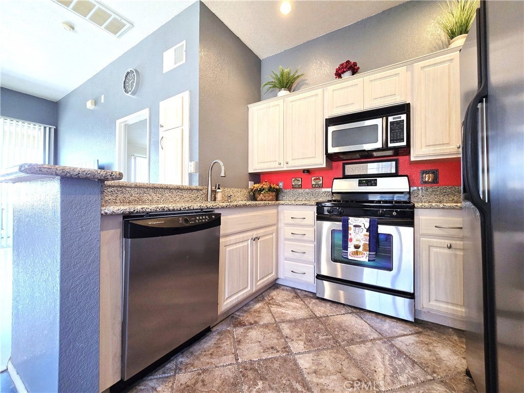 Photo of Listing #SB25161522