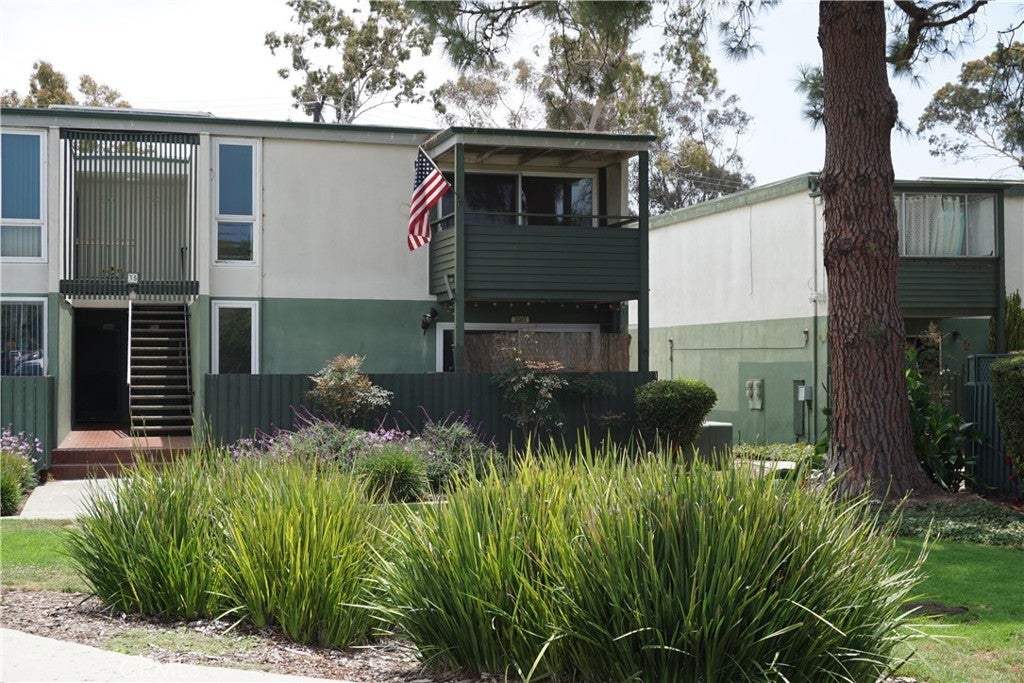 Photo of Listing #SR25161463