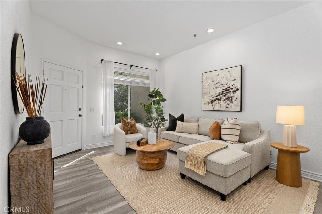 Photo of Listing #OC25137425