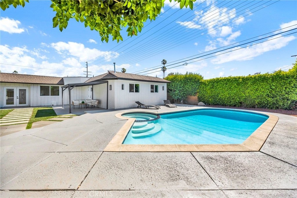 Photo of Listing #SR25155881