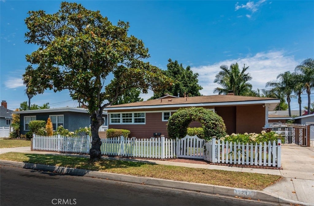 Photo of Listing #NP25157766