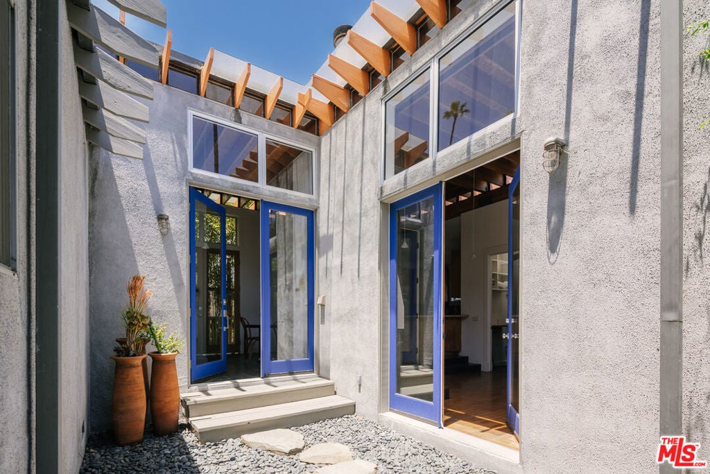 Photo of Listing #25567047