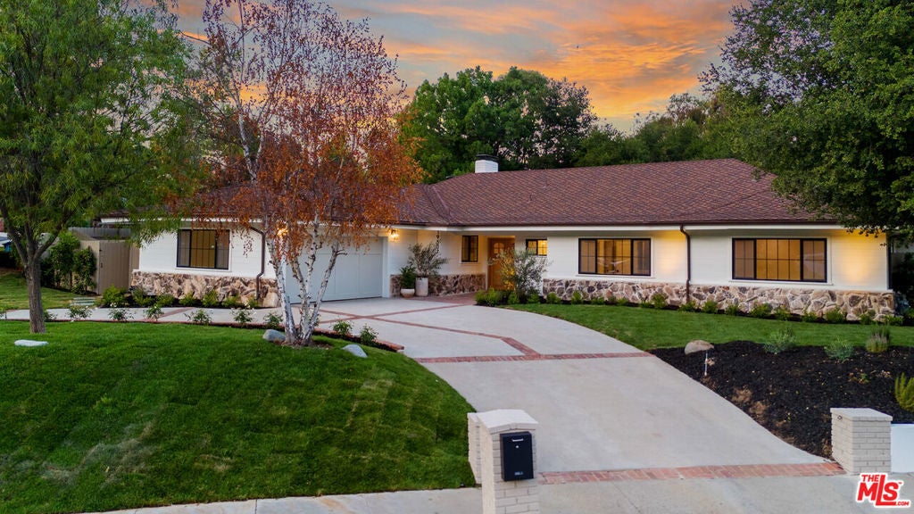 Photo of Listing #25567027