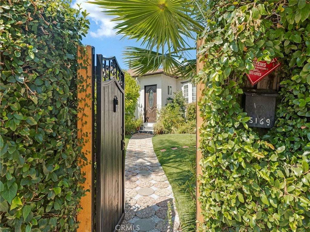 Photo of Listing #SR25162111