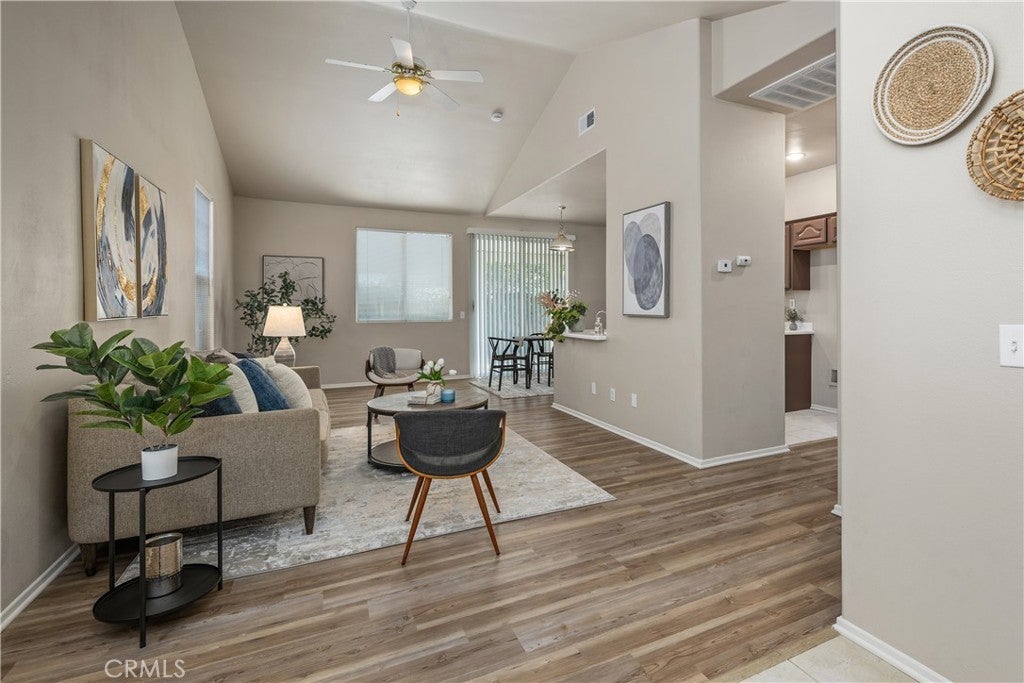 Photo of Listing #IV25162349