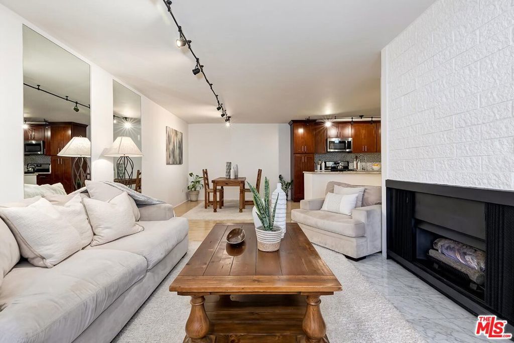 Photo of Listing #25567017