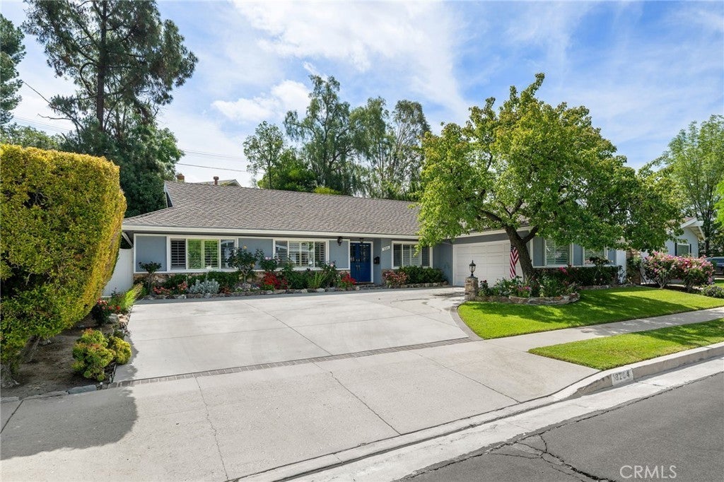 Photo of Listing #SR25162540