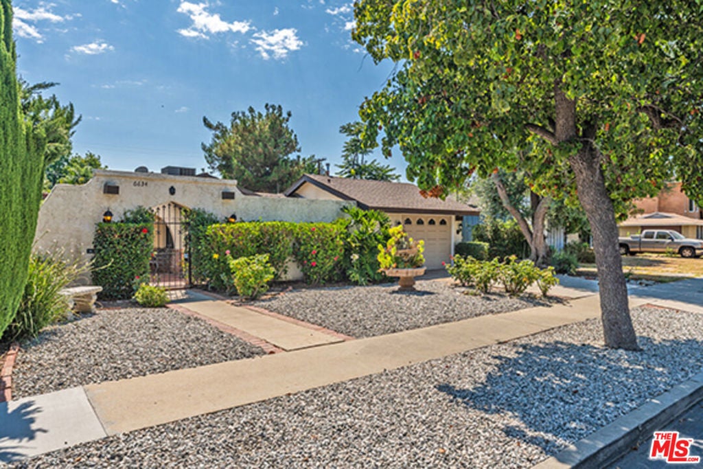 Photo of Listing #25567411