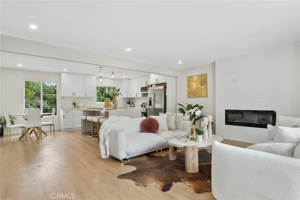 Photo of Listing #SR25162692