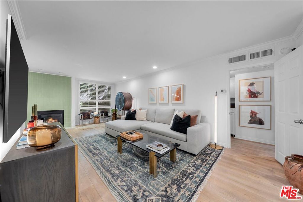 Photo of Listing #25567353