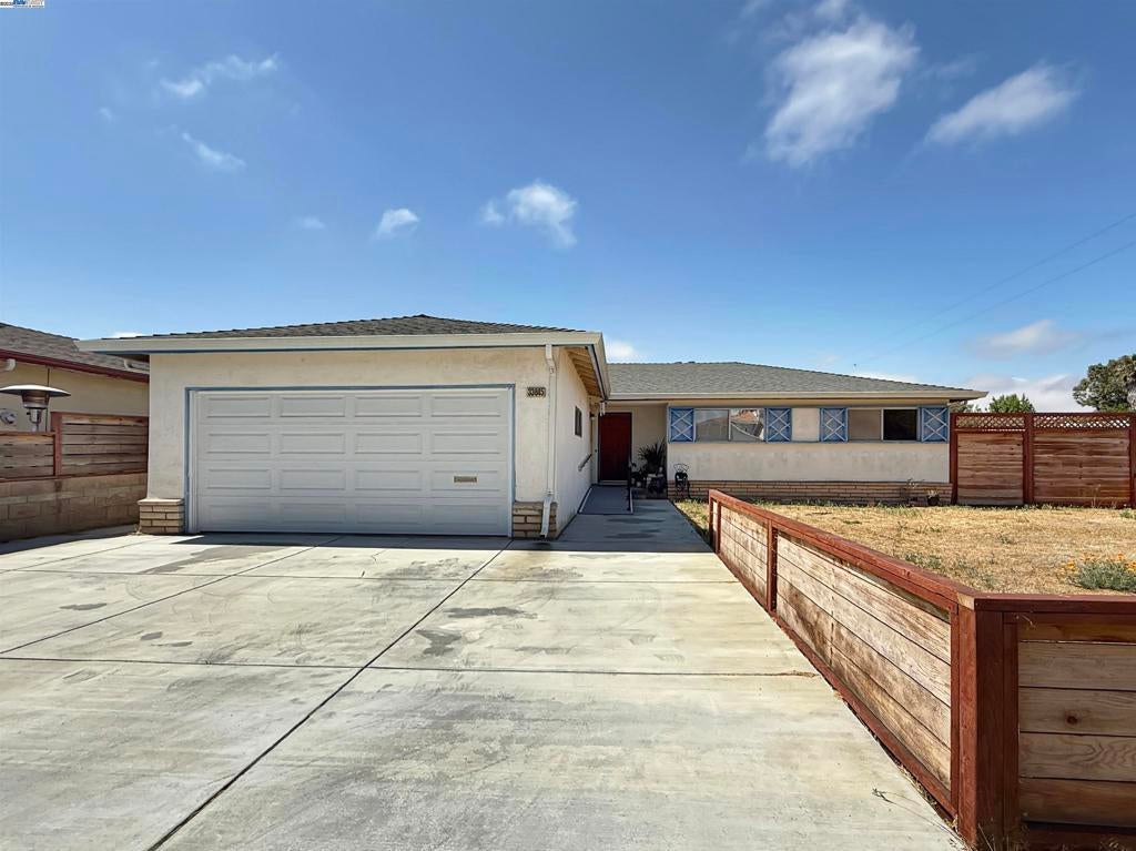 Photo of Listing #41105492