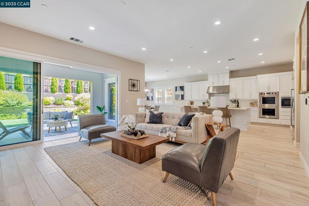 Photo of Listing #41105532