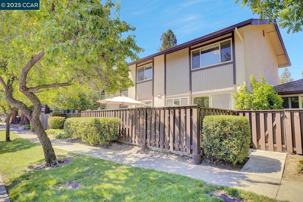 Photo of Listing #41105542