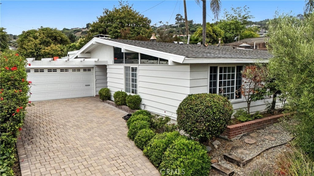 Photo of Listing #SB25154875