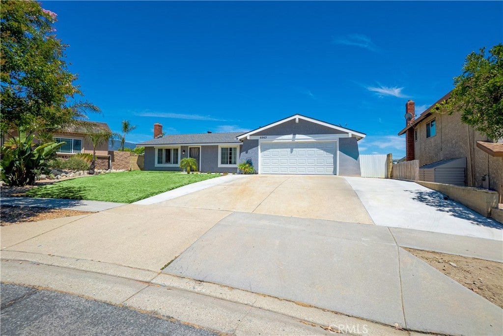 Photo of Listing #PW25163641