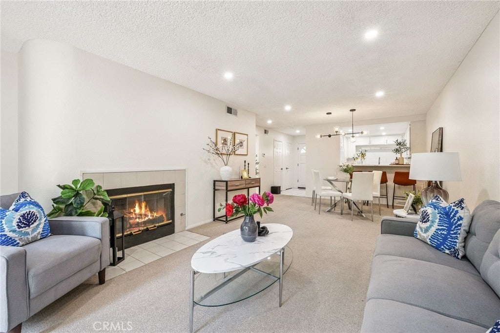 Photo of Listing #DW25163813