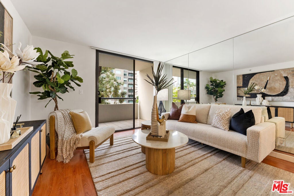 Photo of Listing #25568159