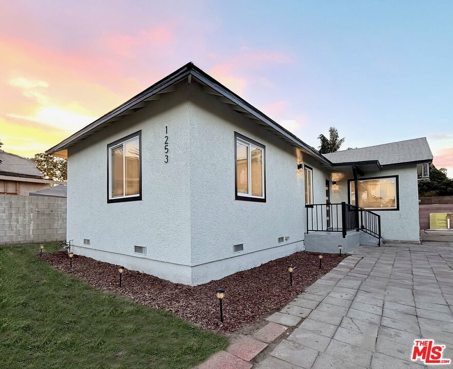 Photo of Listing #25568037