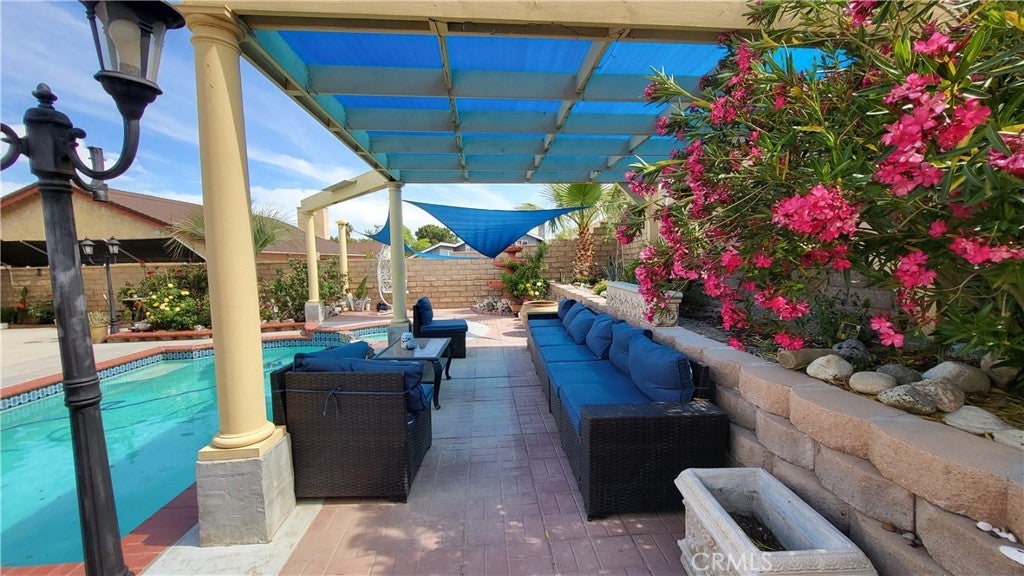 Photo of Listing #SR25162923