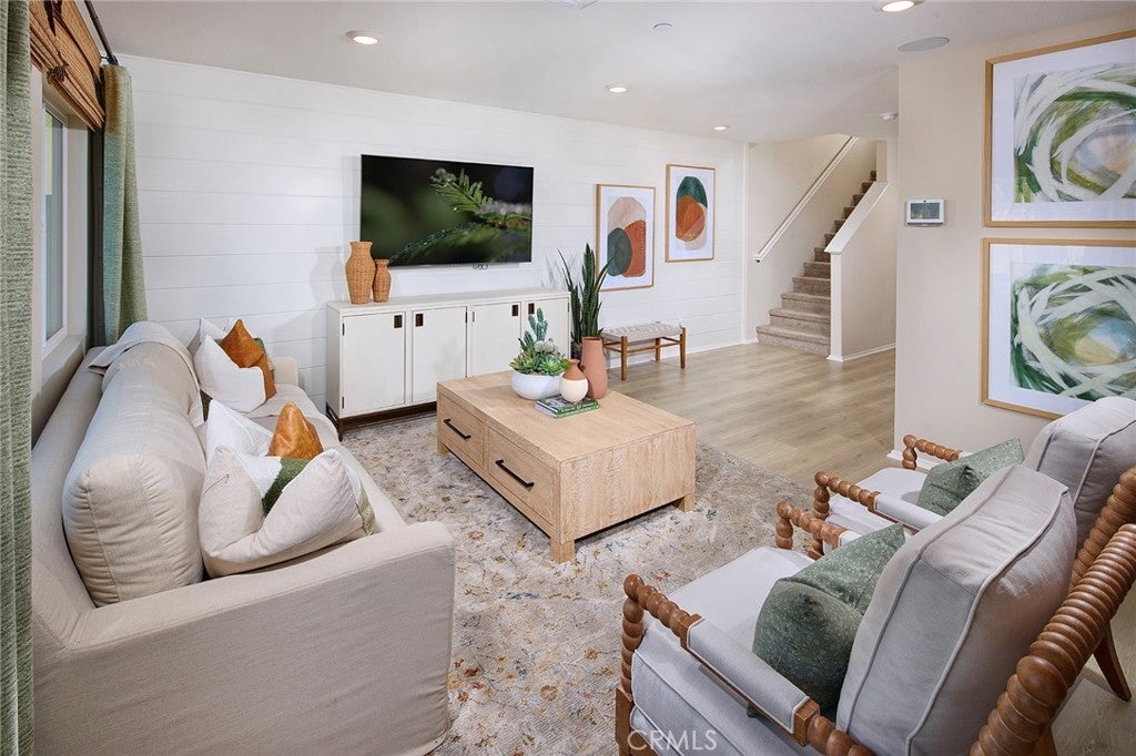 Photo of Listing #SW25164300