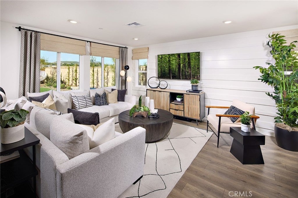 Photo of Listing #SW25164318