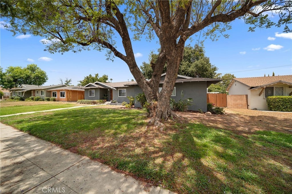 Photo of Listing #SR25165071