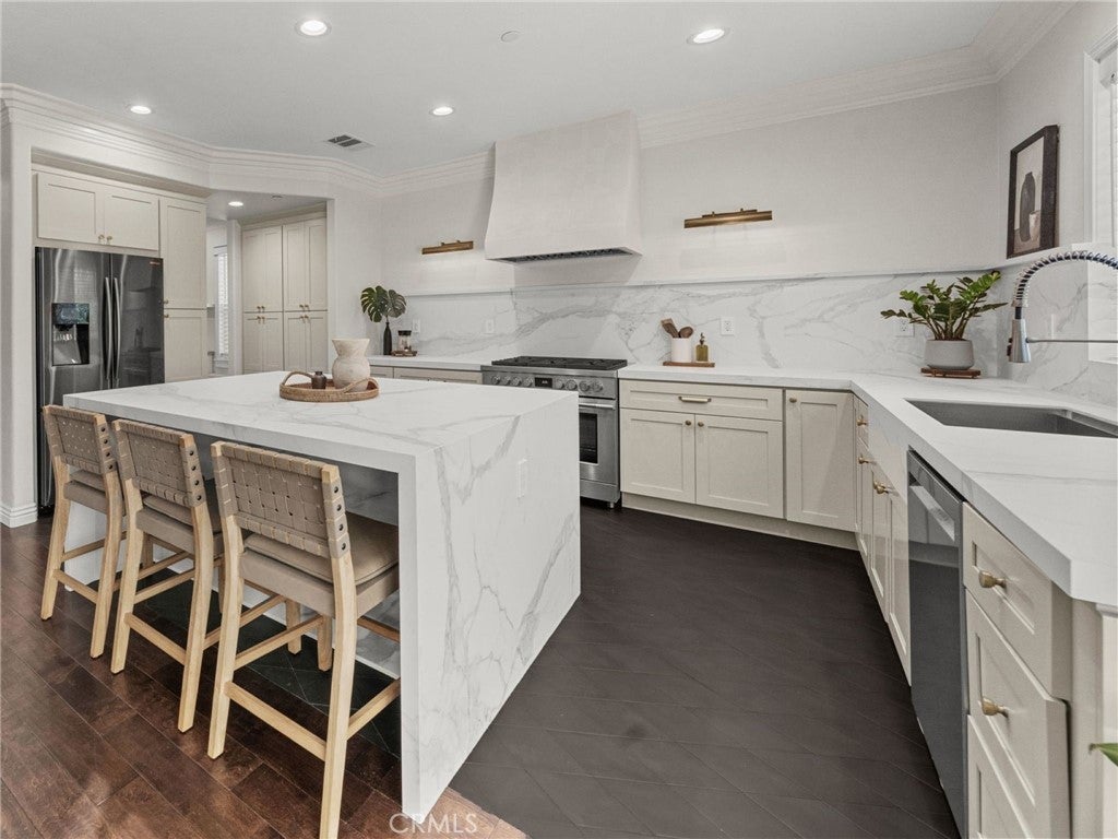 Photo of Listing #IG25163157