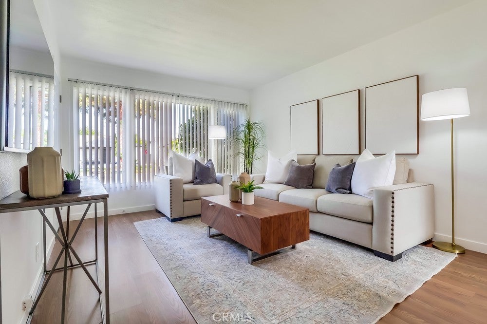 Photo of Listing #PW25163342