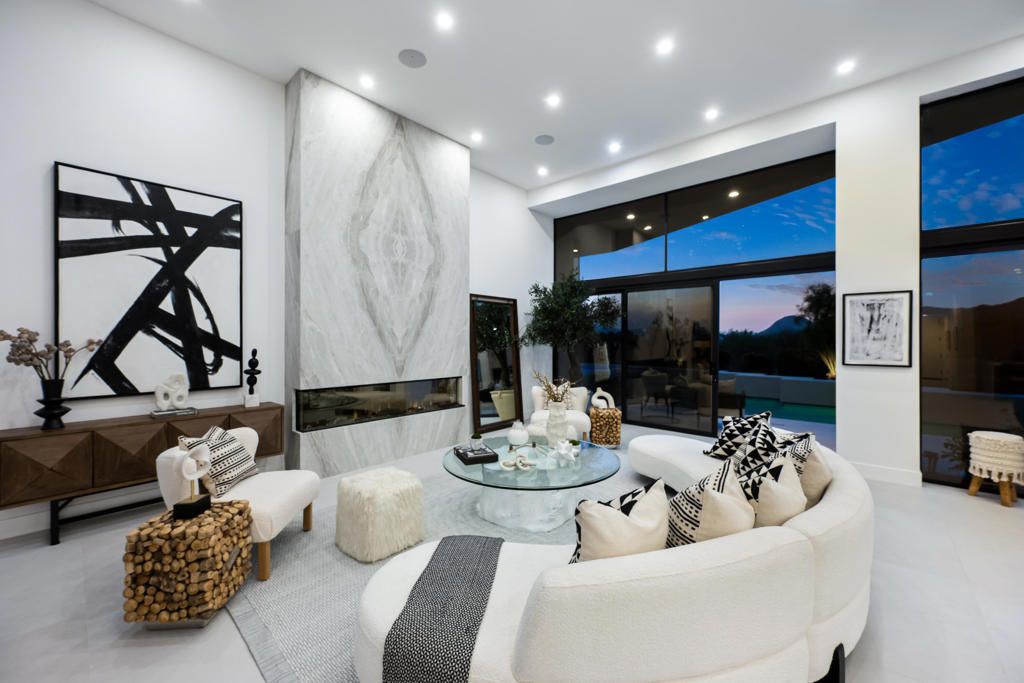 160 Kiva Drive, Palm Desert