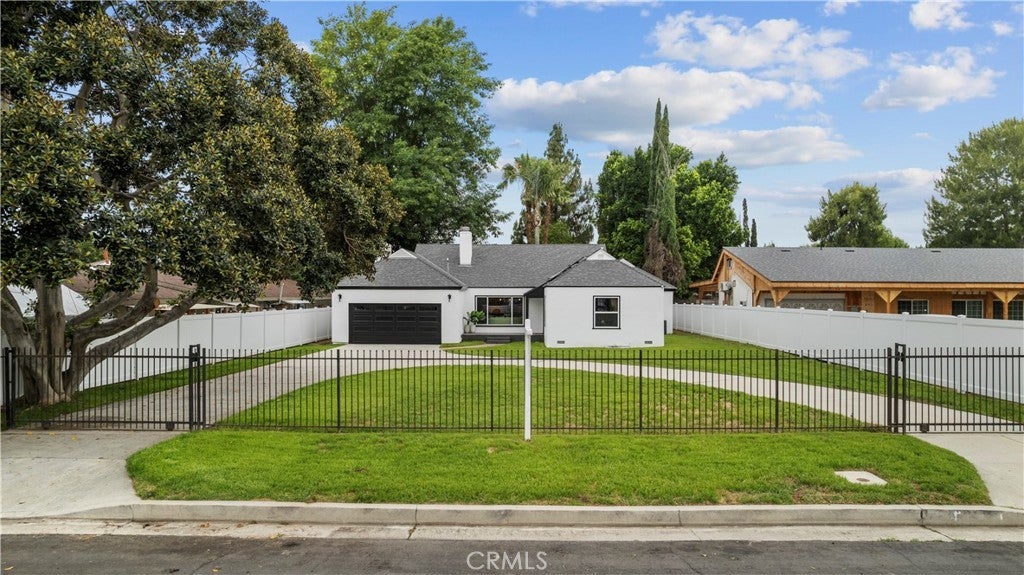 Photo of Listing #SR25165225