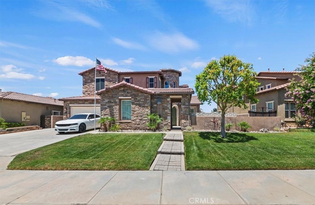 Photo of Listing #IV25165700