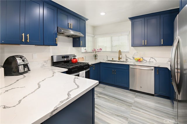 2800 Plaza Del Amo 74, Torrance.