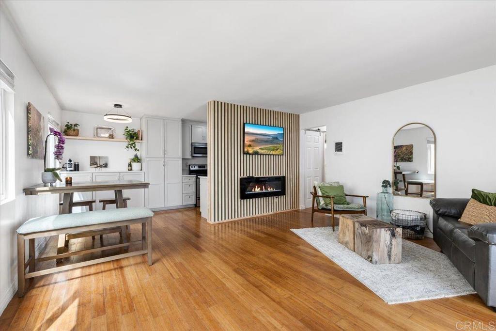 Photo of Listing #PTP2505582