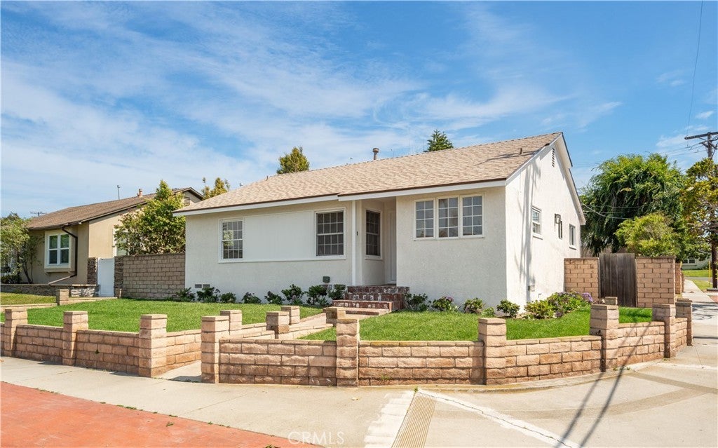 Photo of Listing #PV25163279