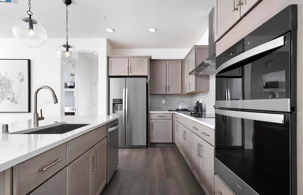 Photo of Listing #41105823