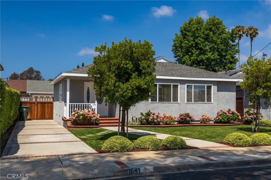 Photo of Listing #SB25159241