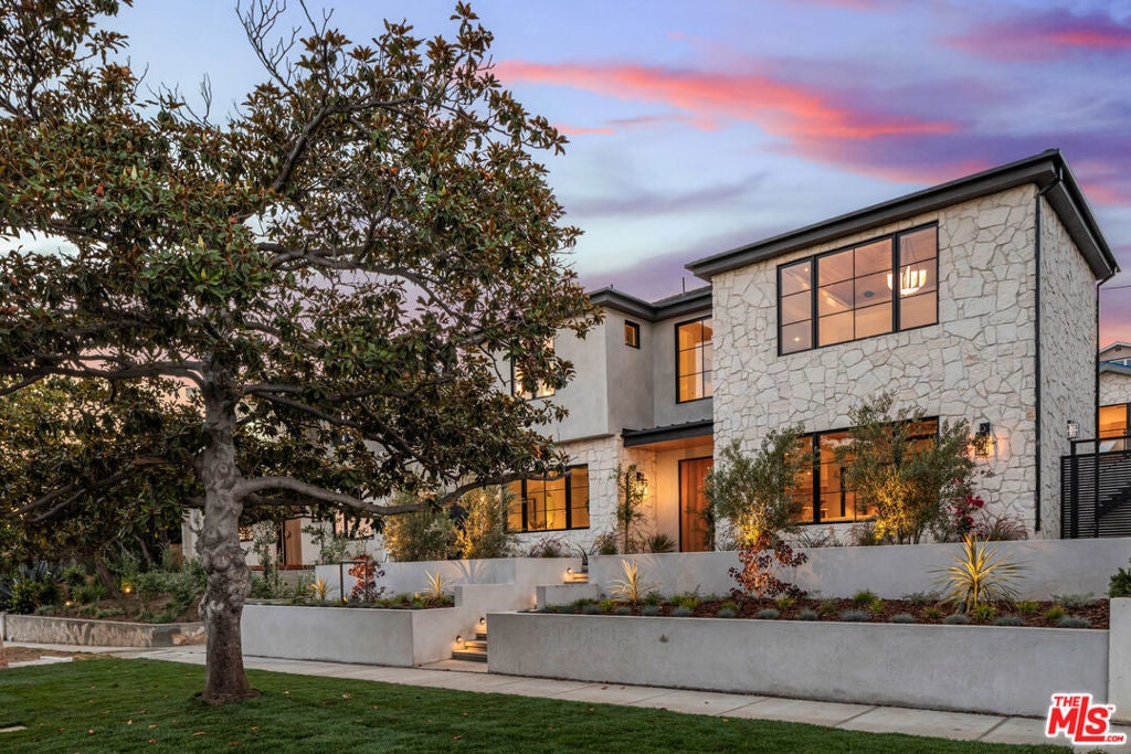 Photo of Listing #25565653