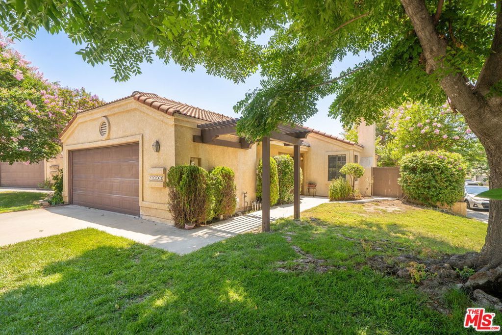 Photo of Listing #25569219