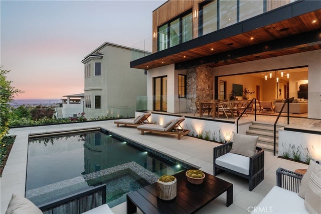 876 5th Street, Manhattan Beach.